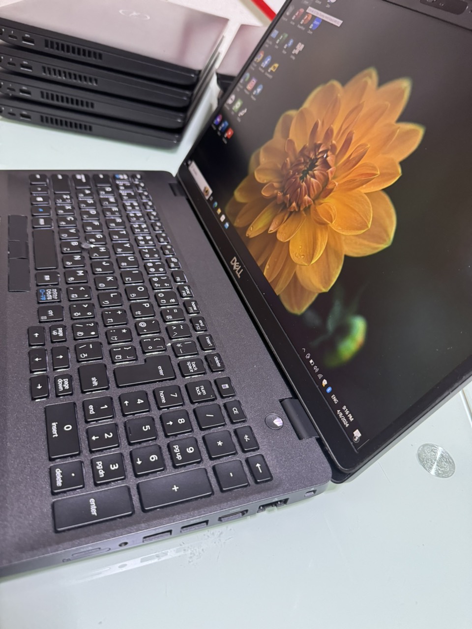 美品Precision 3541 Core i7 9750H 16Gb P620 Dell Precision 3541 Core i7-9750H 12CPU, Ram 16GB, SSD 256GB